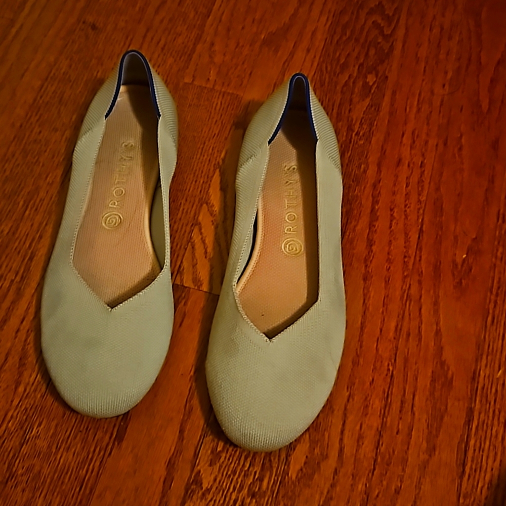 Rothys Light Pink/Beige/Cream colored shoes